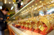 Giá vàng hôm nay 28-11: Vàng trong nước tiếp tục tăng cao
