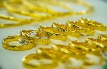 Giá vàng hôm nay 6-1: Ổn định