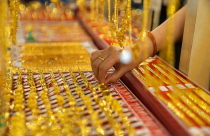 Giá vàng hôm nay 11-3: Ổn định và giao dịch quanh 82 triệu đồng/lượng