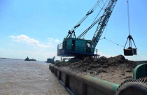Tỉnh có “kho báu” trữ lượng hàng trăm triệu tấn ngay gần bờ biển vừa khai thác thêm mỏ cát 4 triệu m3 để làm cao tốc