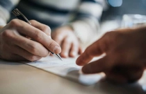 Khi chuyển trọ, có phải làm thủ tục xóa đăng ký tạm trú ở chỗ cũ không?