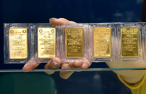 Giá vàng hôm nay 17-12: Vàng trong nước giảm mạnh