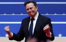 800 tỷ USD bốc hơi chỉ trong 4 tháng: Thảm kịch của Tesla dưới thời Elon Musk mải mê làm chính trị