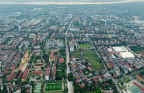 Bộ Chính trị yêu cầu hoàn tất sáp nhập tỉnh trước 15/8, nghiêm cấm can thiệp khi sắp xếp nhân sự