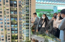 Cuộc đua chính sách bán hàng: Booking nóng, thị trường thật hay ảo?