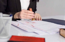 Bỏ công chứng khi giao dịch nhà đất: Cần có lộ trình để tránh rủi ro