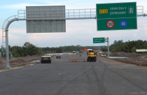 Tỉnh Đồng Nai cam kết thông xe cao tốc Biên Hòa - Vũng Tàu và Vành đai 3 TP.HCM vào 19/12