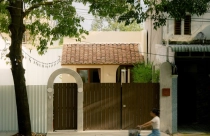 Nhà cấp 4 Bình Dương tối giản sân vườn chiếm nửa đất sau nhiều thay đổi thiết kế