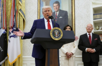 Thuế quan của ông Trump trước phán quyết của Tòa Tối cao Mỹ: Giới chuyên gia cũng không dám chắc điều gì sẽ xảy ra