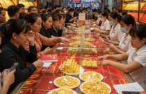 Giá vàng hôm nay 7.11: Bật tăng nhanh, đẩy làn sóng mua gom mạnh mẽ
