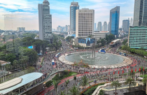 Láng giềng Việt Nam muốn đổi tiền