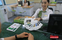 Ngân hàng tiết giảm chi phí và giữ ổn định lãi suất trên cơ sở nào?