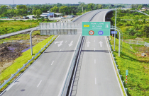 Bất động sản 24h: Sắp khởi công mở rộng cao tốc TP.HCM - Trung Lương lên 8 làn xe