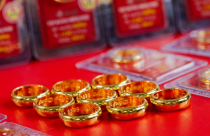 Giá vàng hôm nay 11.12:  SJC 'nổi sóng' bật tăng 1 triệu, chấm dứt chuỗi ngày giảm giá