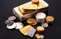 Vàng và bạc phá đỉnh ngày thứ 2 liên tiếp: Chuyên gia tin rằng đà tăng chưa dừng lại