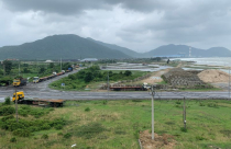 Họp bàn về đề xuất đầu tư dự án trung tâm Logistics Vũng Áng tại Hà Tĩnh