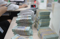 Lãi suất liên ngân hàng biến động mạnh: kỳ hạn ngắn giảm nhanh, kỳ hạn dài vọt lên trên 8% chỉ sau một ngày