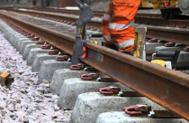 Muốn làm toa tàu, ray thép cho đường sắt quốc gia? Phải vượt qua 8 tiêu chí này