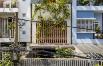 Ngôi nhà tại TP.HCM mang hơi thở sông nước miền Tây vào đô thị