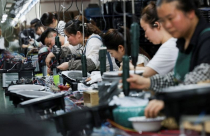 Trung Quốc tăng trưởng kinh tế vượt chỉ tiêu nhưng lại lập một kỷ lục buồn chưa từng có