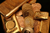 Giá vàng thế giới rơi tự do thủng mốc 5.000 USD/ounce