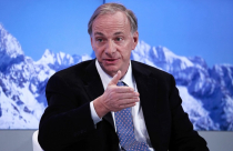 Tỷ phú Ray Dalio: “Vàng vẫn là đồng tiền an toàn nhất”, cảnh báo thế giới tiến gần một “cuộc chiến vốn”