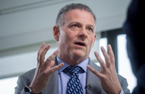 Tỷ phú Mỹ dự báo vàng dần thay thế USD trở thành tài sản dự trữ toàn cầu