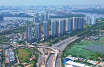 Nghịch lý “thanh khoản giảm, giá vẫn leo thang”