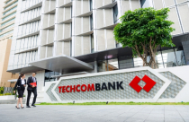 Techcombank giảm dần cho vay bất động sản, đặt mục tiêu dư nợ 849.000 tỷ đồng, lãi 37.500 tỷ năm 2026