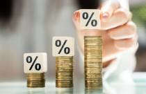 Lãi suất tiền gửi hạ nhiệt nhưng vẫn cao hơn đầu năm hơn 2,5%