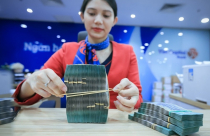 Nhà đầu tư nên phòng thủ thế nào khi lãi suất toàn cầu neo cao?
