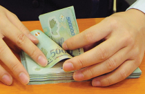 Doanh nghiệp bất động sản cổ tức thấp và tăng vốn khủng