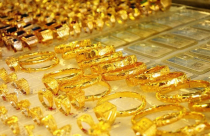 Điểm tin sáng: Vàng đứng yên, USD tiếp tục tăng