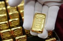 Điểm tin sáng: Vàng thế giới tăng mạnh, trong nước giảm