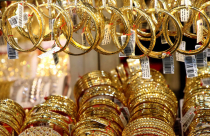 Điểm tin sáng: Áp lực tứ phía, vàng vẫn trụ vững trên ngưỡng 1.500 USD/ounce