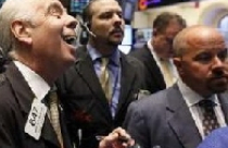 Dow Jones tăng hơn 320 điểm trong tuần và vượt 10.400 điểm 