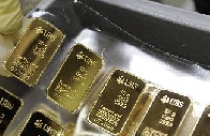 Giá vàng giảm, USD tự do tăng giá 