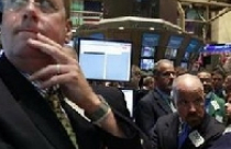 Giảm hơn 100 điểm, Dow Jones xuống 10.120 điểm 