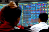 Thanh khoản giảm mạnh, 2 sàn cùng mất điểm