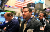 Chốt tuần, chứng khoán Mỹ giữ vững đà tăng