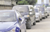 Đi ôtô mua nhà thu nhập thấp là bình thường?! 