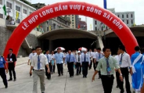 Hợp long hầm đường bộ lớn nhất Đông Nan Á 