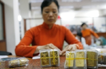 Tăng lãi suất vàng: Các ngân hàng ồ ạt “tham chiến”