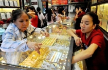 Giá vàng vọt lên 30,5 triệu đồng