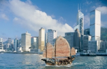 “Pháo đài tiền tệ” dịch chuyển về châu Á 