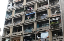 Khẩn cấp di dời dân ở nhiều chung cư cũ 