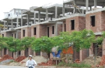 Bất động sản kém sôi động 