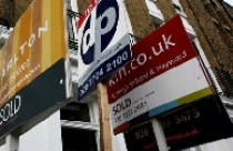 Giá nhà đất tại Anh hạ kỷ lục