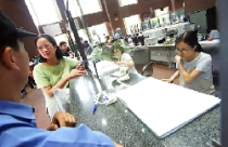 Lãi vay tiêu dùng án binh bất động 