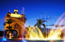 Việt Nam giúp Lào xây dựng trung tâm thương mại 